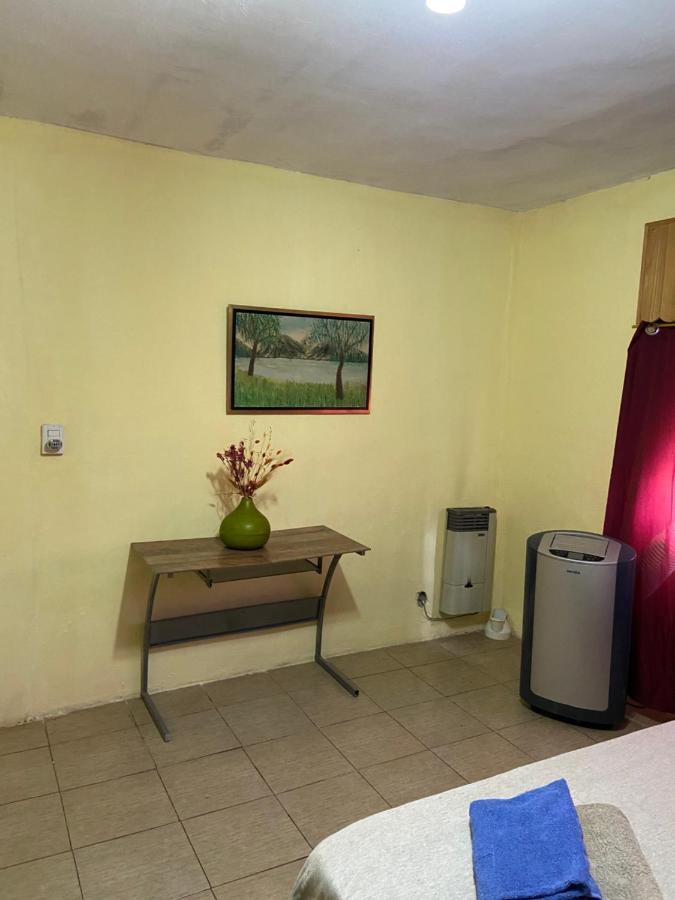 Luis'S House Ezeiza Airport Hotel Monte Grande Exterior photo